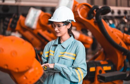 robótico ingeniero conducta regular mantenimiento por inspeccionando, pruebas, y corriendo software prueba a garantizar robot permanecer en estándar condición.grabación, informes dañado, incompleto artículos a supervisor foto