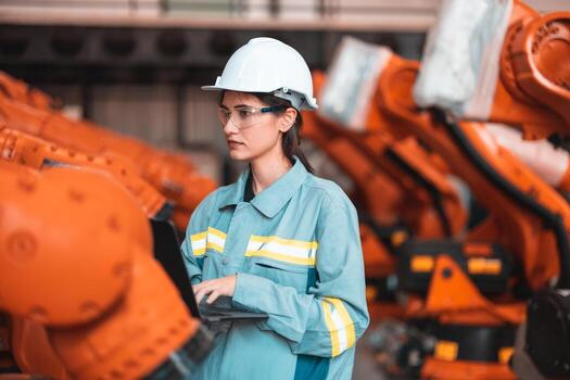 robótico ingeniero conducta regular mantenimiento por inspeccionando, pruebas, y corriendo software prueba a garantizar robot permanecer en estándar condición.grabación, informes dañado, incompleto artículos a supervisor foto