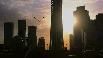pôr do sol panorama dentro a Centro do astana, Cazaquistão video