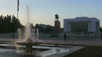 centrale piazza nel biskek, Kyrgyzstan video