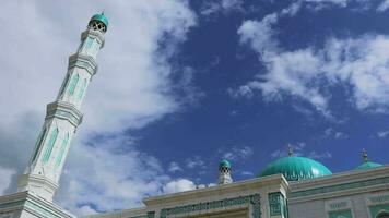 grandioso central mezquita en karaganda, Kazajstán video
