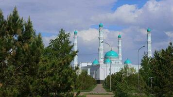 grandiose central mosquée dans karagande, kazakhstan video