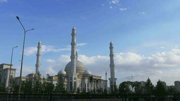 Hazret sultán mezquita en el centrar de astana, Kazajstán video