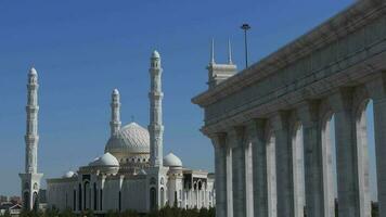noisette sultan mosquée dans le centre de astana, kazakhstan video