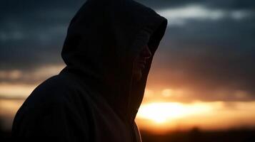 lado vista, silueta de el rostro, un persona, bajo ángulo, borroso Fresco amanecer cielo. ai generativo foto