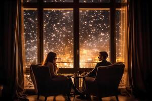 el espalda de un Pareja sentado por el hotel ventana, el ver mediante el ventana es un estrellado noche. ai generativo foto