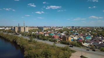 aéreo panorama de el ciudad de aktobe en Kazajstán video