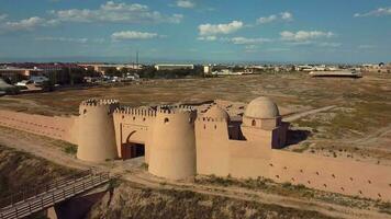 Antenne Aussicht von das alt Stadt von Turkestan, Kasachstan video
