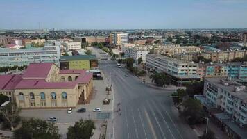 aéreo panorama de el ciudad de kyzylorda en Kazajstán video