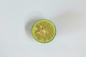 verde limones con en un blanco antecedentes foto