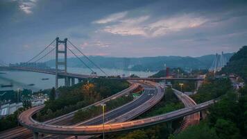 hora lapso 4k de tsing mamá puente y súper alto camino camino, hong kong video