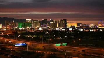 noviembre 9, 2017. escénico paisaje urbano y el famoso tira de las vegas Nevada, unido estados de America. video