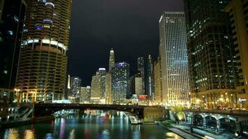 Chicago, Illinois, uni États de Amérique. novembre 29, 2017. en retard soir heures dans le ville centre. video