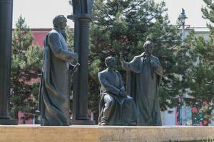 tárgu mures - inauguración de el estatua de Bethlen gabor y de el estatua conjunto de el ardelean colegio foto