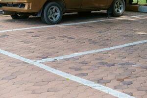 coche estacionamiento al aire libre foto