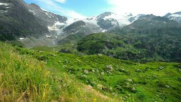 suizo Alpes glaciar. Suiza montañas escenario. Europa. video