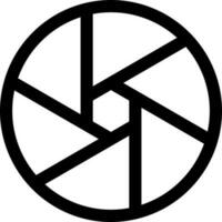 Camera shutter icon in line art. vector