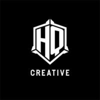 hq logo inicial con proteger forma diseño estilo vector