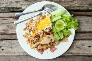 Fried Noodles with Chicken photo