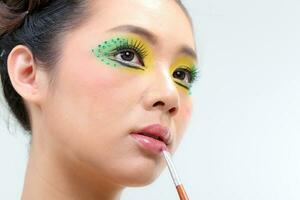 asiático mujer Moda maquillaje foto