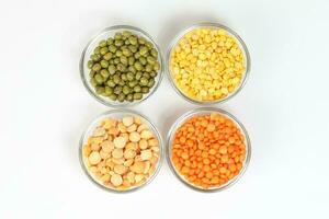 Masur Moong mung boot chana chickpea pea yellow red green dal photo