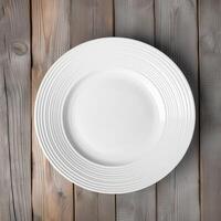 un vacío plato en un blanco de madera mesa. parte superior ver de blanco cerámico plato en blanco de madera. generativo ai. foto