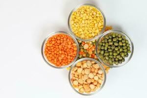 Masur Moong mung boot chana chickpea pea yellow red green dal photo