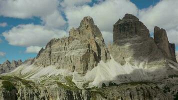 tre cime di lavaredo Gipfel im das Italienisch Dolomiten video