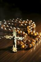 hecho a mano tradicional arce difícil de madera católico rosario oración rosario Virgen María Santo Benedicto Jesús crucifijo, generar ai foto