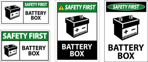 la seguridad primero batería caja con icono firmar en blanco antecedentes vector