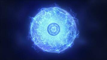 abstrakt blå sfär atom med elektroner flygande lysande ljus partiklar och energi magi fält, vetenskap trogen hi-tech bakgrund video