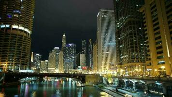 chicago, Illinois, unido estados de America. noviembre 29, 2017. tarde noche horas en el ciudad centro. video