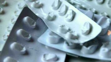 viele leeren Pille Pakete Blasen von Droge süchtig Menschen und Droge missbrauchen Menschen wie pharmazeutische Schmerzmittel und medizinisch Therapie Überdosis Behandlung zum medizinisch süchtig Menschen und gefährlich Überdosis video