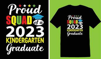 orgulloso equipo de un 2023 jardín de infancia graduado camiseta vector