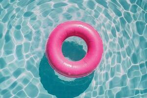 rosado caucho anillo flotante en el nadando piscina, parte superior vista. vacaciones y recreación. ai generado. foto