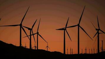 puesta de sol en Coachella Valle viento turbinas poder planta video
