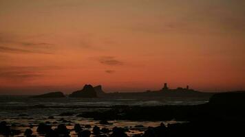 panoramico Pacifico costa tramonto vicino piedras bianche leggero stazione California Stati Uniti d'America video