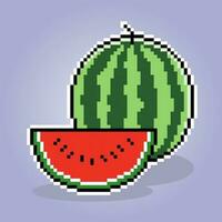 Píxel de 8 bits de rebanada de sandía. píxeles de frutas para iconos de juegos. patrón de punto de cruz de vector de ilustración