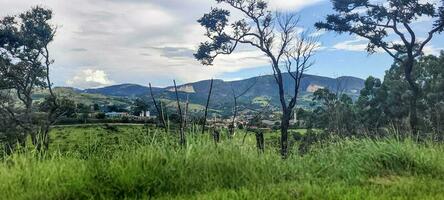 imagen de montañas en el interior de Brasil foto