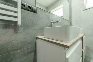 Clean Modern Bathroom Interior Design photo