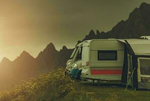 lofoten archipiélago rv parque terreno de camping foto