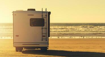 rv casa rodante cámping en un playa foto