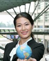 joven sur este asiático medio oriental hombre mujer estudiante negocio colega foto