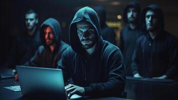 hackers con sudaderas con capucha hacker grupo equipo en frente ordenador portátil en moderno oficina, generativo ai foto