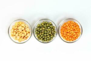 Masur Moong mung boot chana chickpea pea yellow red green dal photo