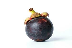 mangostán púrpura dulce sembrador caluroso Fruta en blanco antecedentes foto