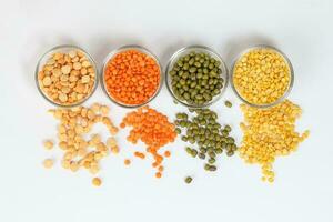 Masur Moong mung boot chana chickpea pea yellow red green dal photo