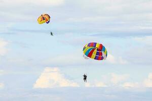 parasailing paracaídas gratis volar en foto