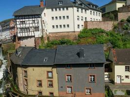 el pequeño ciudad de saarburg a el Sarre río en Alemania foto