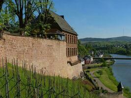 el pequeño ciudad de saarburg a el Sarre río en Alemania foto